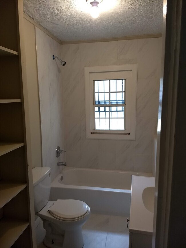 Building Photo - 481 Marianna St