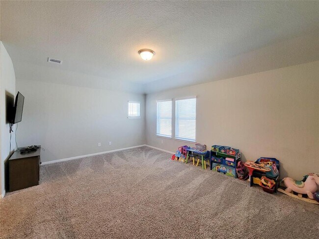 Building Photo - 2211 E WInding Pines