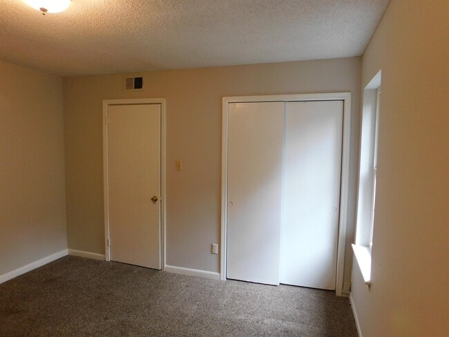 Building Photo - 5293 Cedar Bluff Dr
