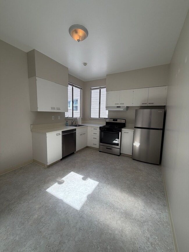 Building Photo - 2649