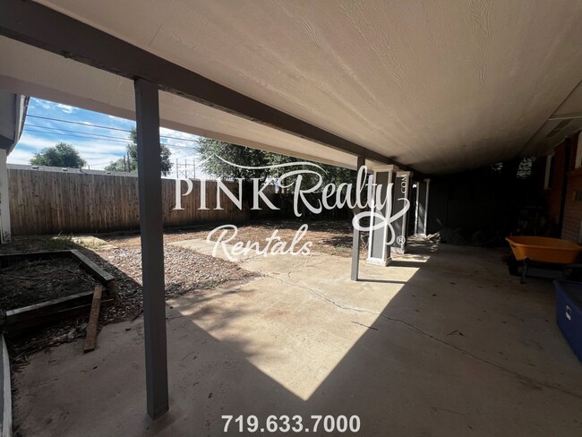 Building Photo - 2534 Ivanhoe Dr
