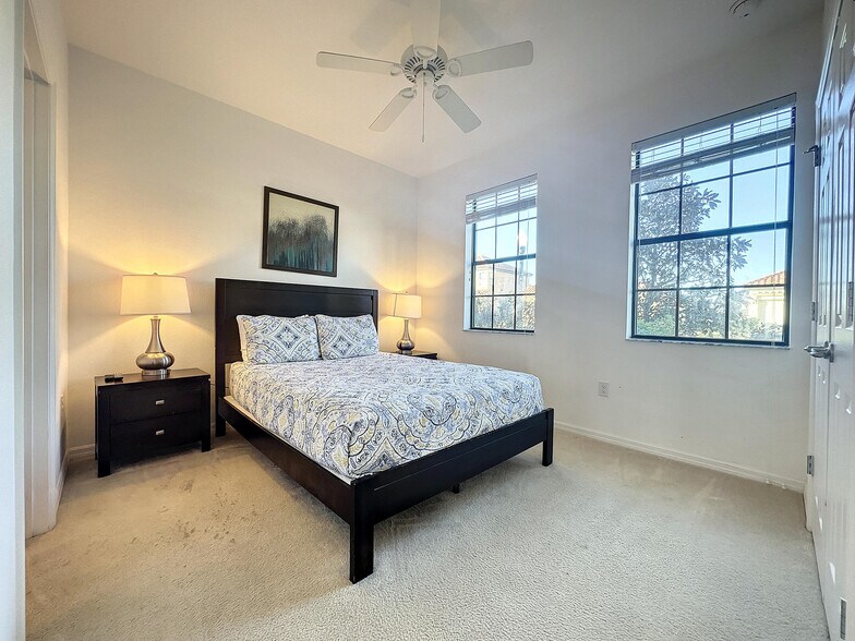 Building Photo - 2613 Rosemont Cir