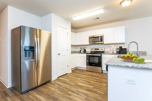 Building Photo - 869 Nursery Rdg Dr