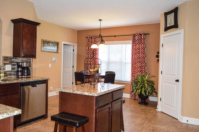 Building Photo - Pet Friendly Four Bedroom!