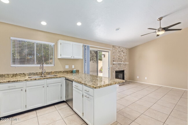 Building Photo - 15457 N 63rd St