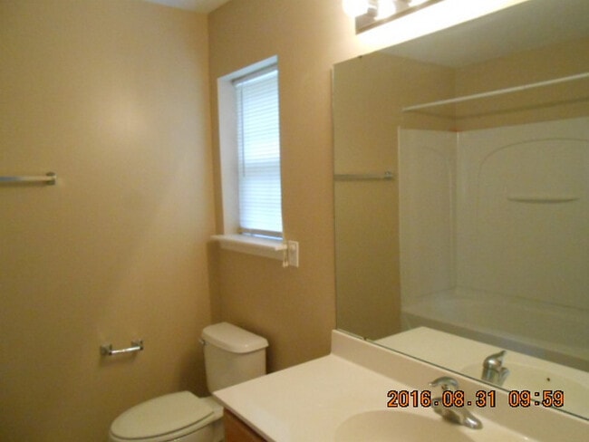 Building Photo - Three Bedroom Townhome in Townes of Buckwalter