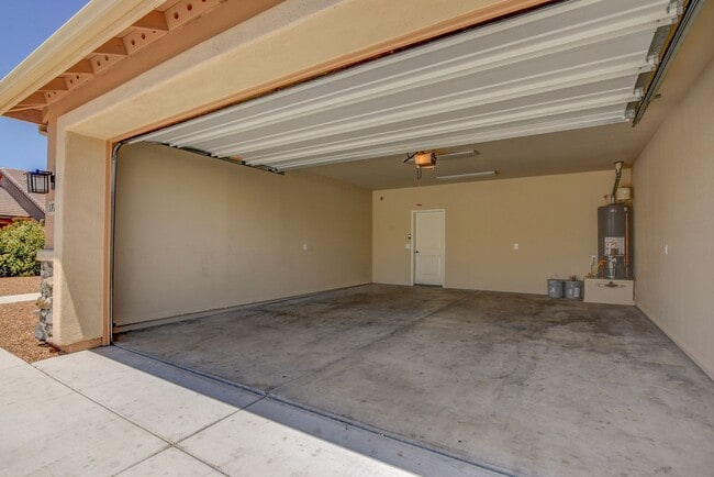 Building Photo - Beautiful home in Prescott