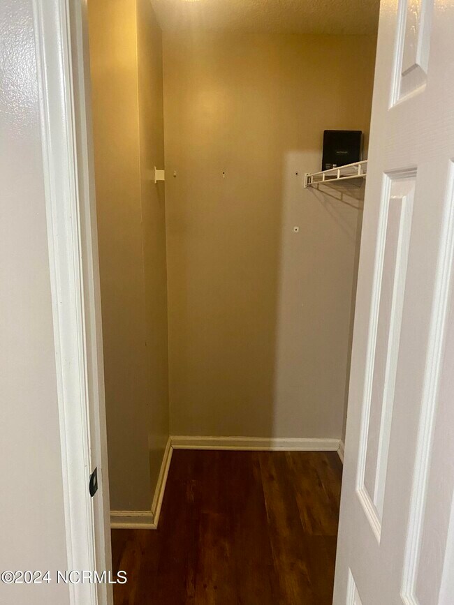 Building Photo - 523 Spring Forest Rd