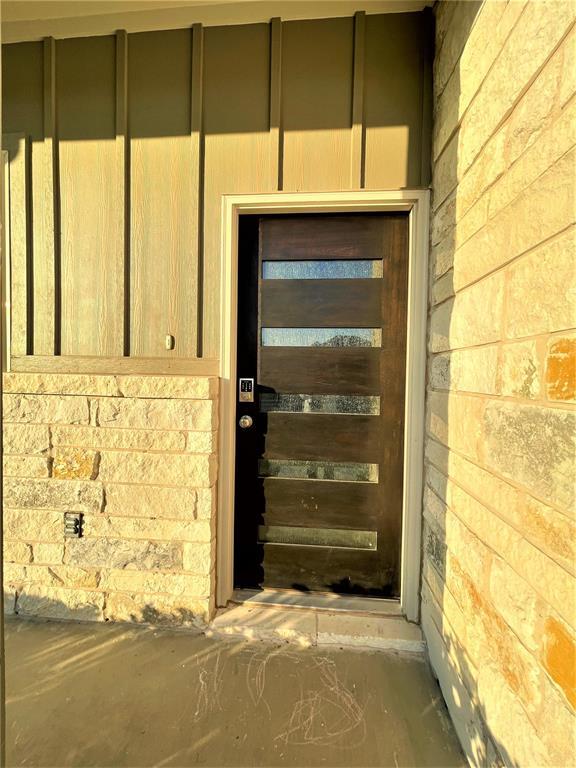 Building Photo - 113 Peruvian Ln