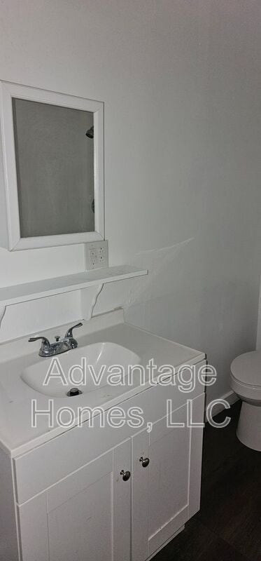 Building Photo - 7504 E 112th St