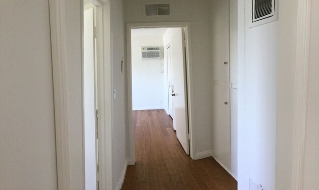 Hallway - 942 N Gardner St