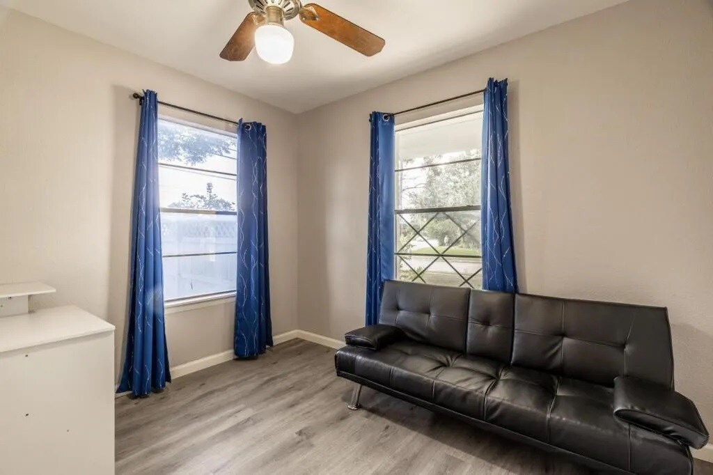 Building Photo - 463 Sprucewood Ln