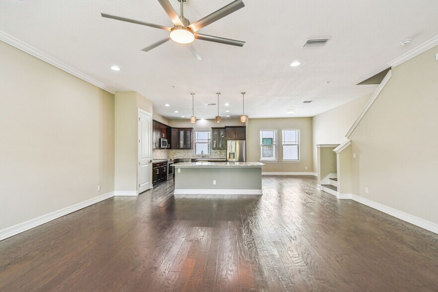 Building Photo - 622 S Matanzas Ave