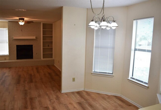 Building Photo - 1804 Rawhide Loop