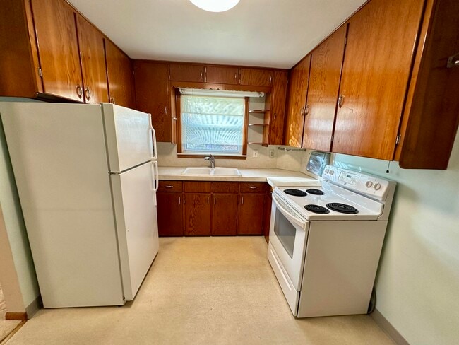 Building Photo - 744 Horton St