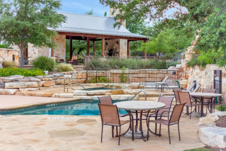 Building Photo - 17901 Edgewood Way