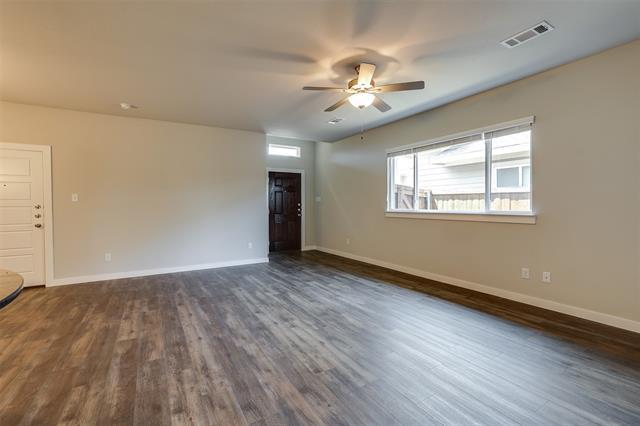 Building Photo - 657 Blackland dr