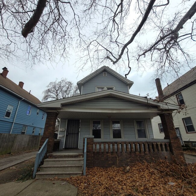 Primary Photo - 378 E 156th St
