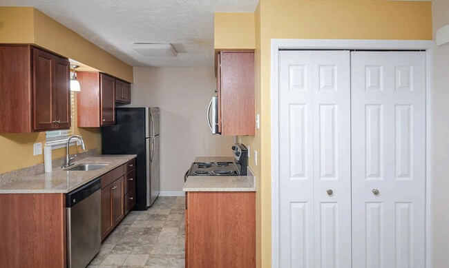 Building Photo - Cozy Home for Rent in Lansing, Michigan — Available Now