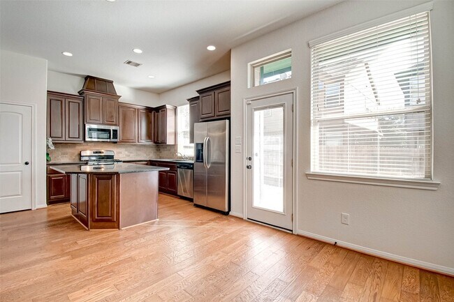 Building Photo - 20 Cheswood Manor Court