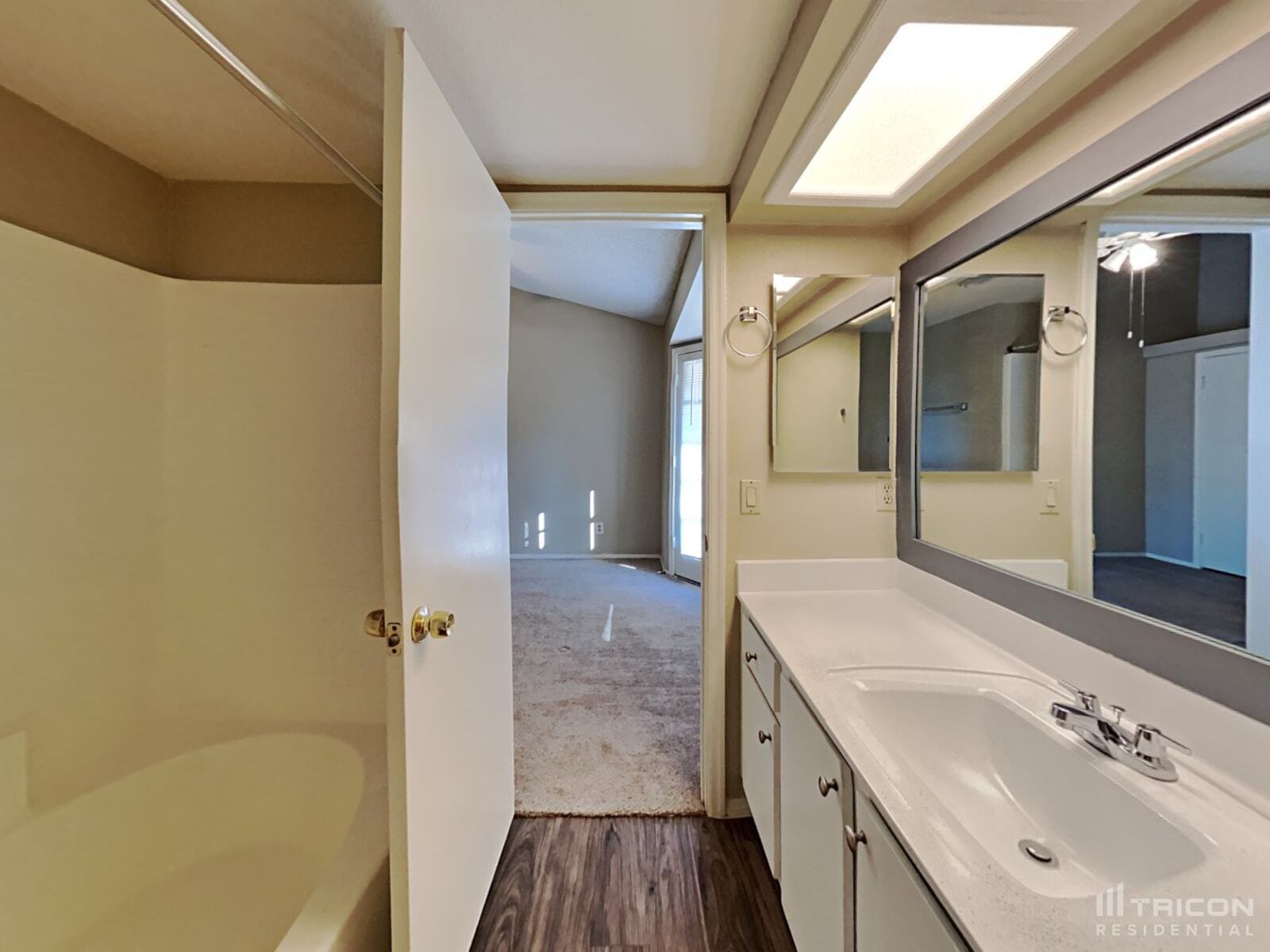 Building Photo - 1417 E Ironwood Dr