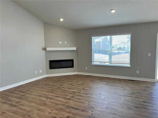 Building Photo - 17373 Dulles Ln