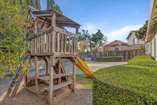 Building Photo - Bright 3 Bedroom Home with High Ceilings in Desirable San Jose Neighborhood