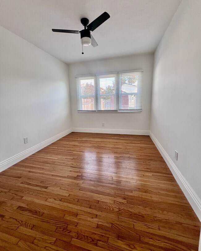 Building Photo - 4628 6th Ave