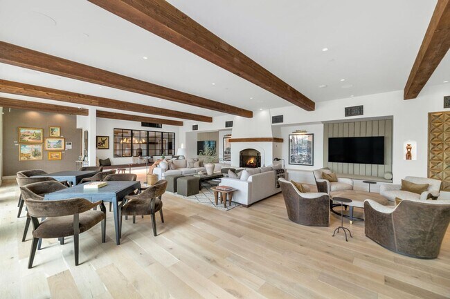 Building Photo - 5000 N Camelback Rdg Dr