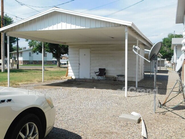 Building Photo - 2860 Elm Cir