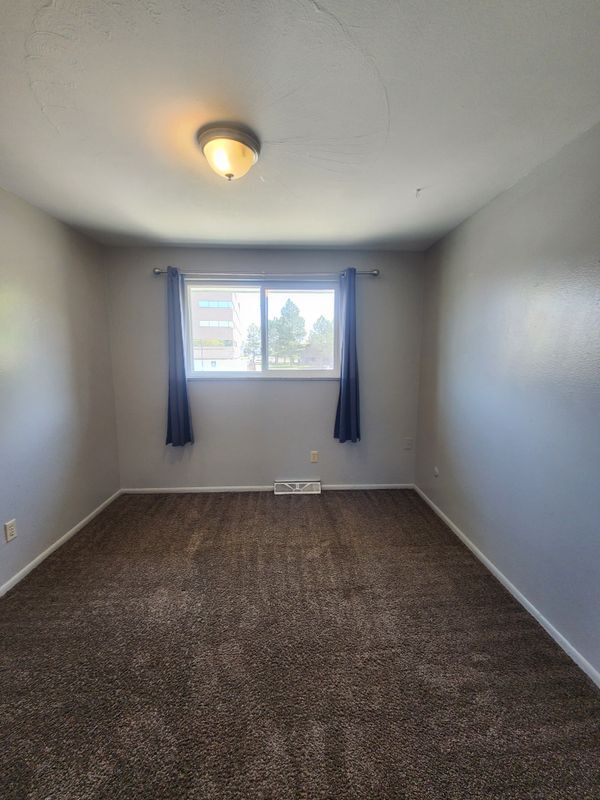 Building Photo - 723 Fraser St