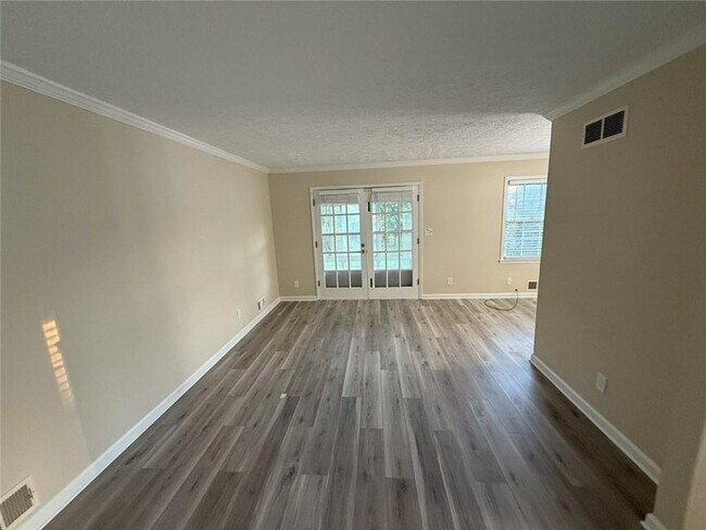 Building Photo - 1106 Lincoln Dr