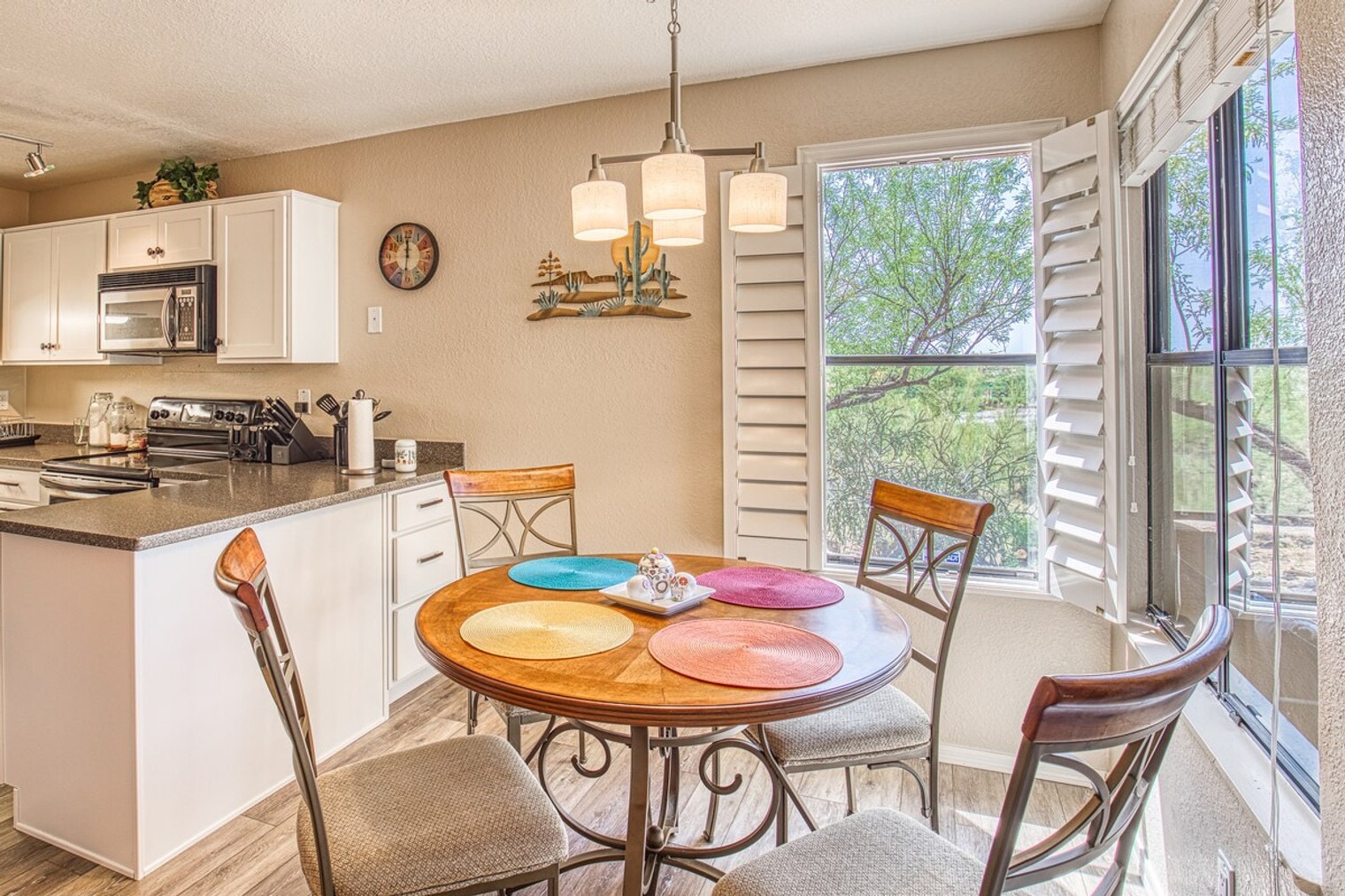 Building Photo - 6655 N Canyon Crest Dr