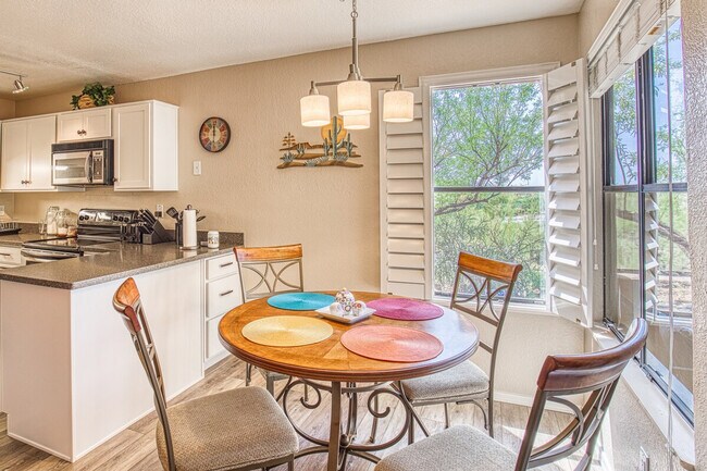 Building Photo - 6655 N Canyon Crest Dr