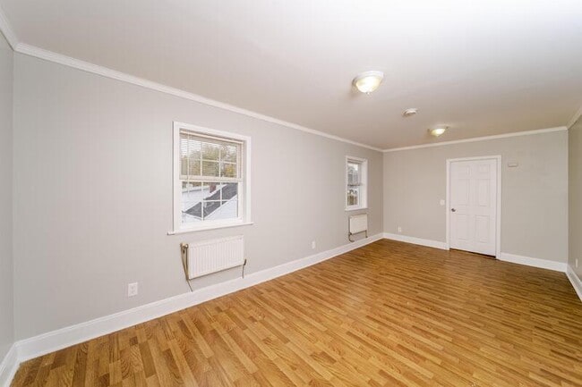 Building Photo - 20 Vandenburgh Ave