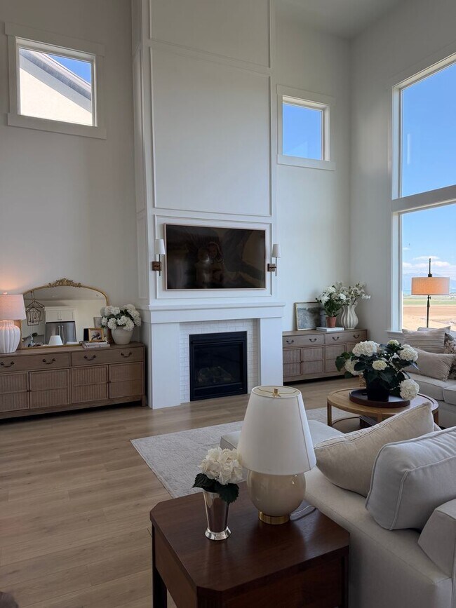 Building Photo - Beautiful Luxury Home in Saratoga Springs!
