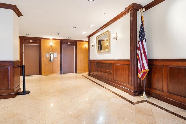 Building Photo - 10 Huron Ave