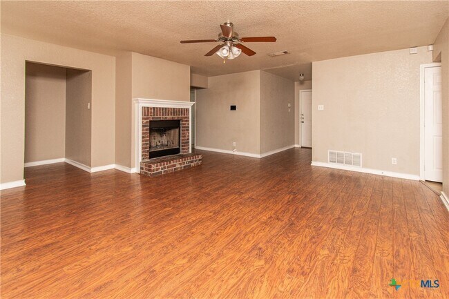 Building Photo - 3408 Ida Dr