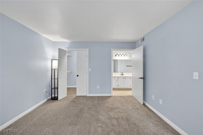 Building Photo - 1150 N Buffalo Dr