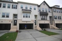 Building Photo - 132 Boxcar Wy SE