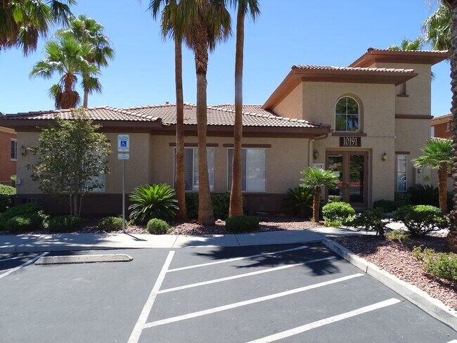 Building Photo - 2 Bed, Den, 1 Car Garage, Gated Northwest Condo