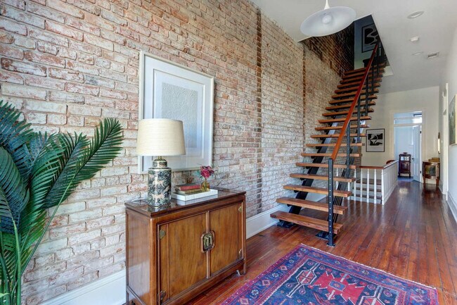 Building Photo - 415 Whitaker St