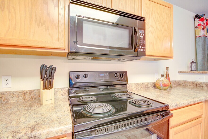 Building Photo - 16695 Wellhouse Dr