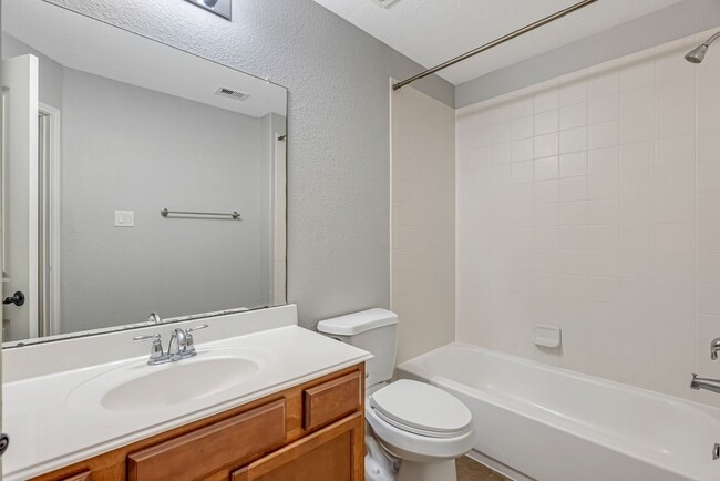 Building Photo - 146 Black Swan Pl