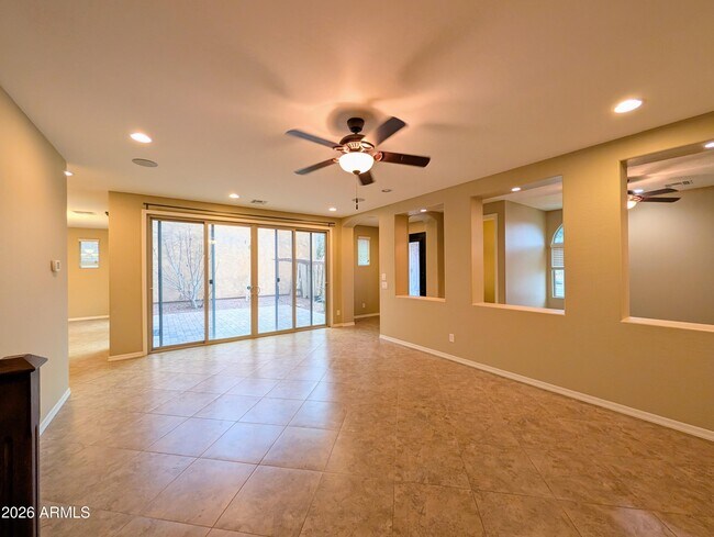 Building Photo - 923 S Osborn Ln