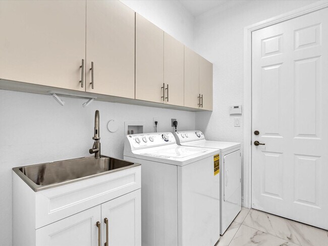 Building Photo - 3530 NW 87th Ave