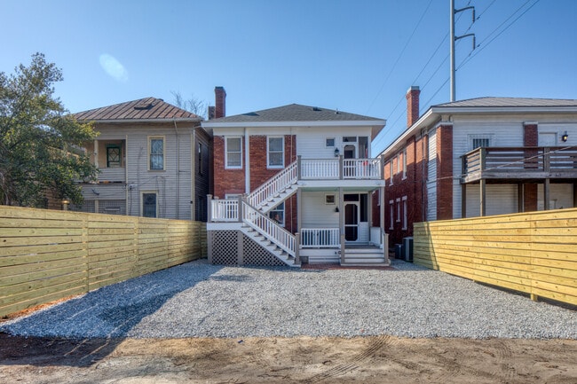 Building Photo - 228 W 38th St