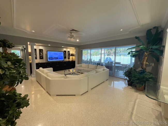 Building Photo - 1061 Bimini Ln