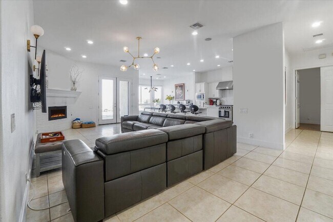 Building Photo - 34620 Via Josefina Dr