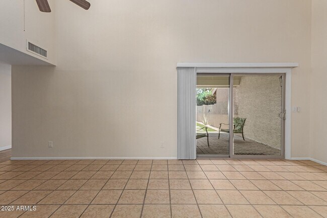 Building Photo - 9128 E Evans Dr